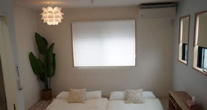 7-minute drive from Hirome Market / Newer single-family home / 60 square meters / Sleeps 6 / Free parking