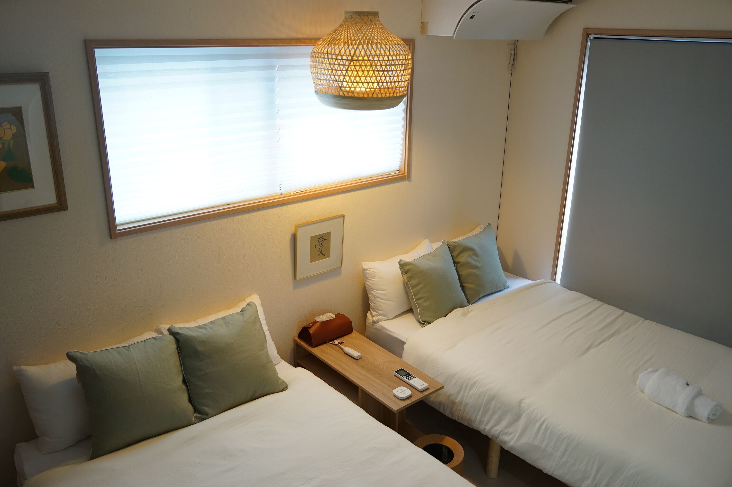 2 chambres, fer et planche à repasser, Wi-Fi, draps fournis