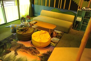 Deluxe Studio Suite, Multiple Beds, Courtyard View | Living area - parkhotel kuzuryu (ono)