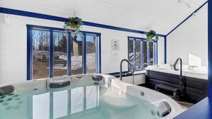 Bañera de hidromasaje interior