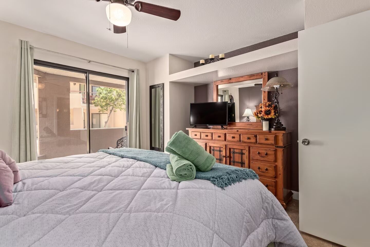 1 bedroom, iron/ironing board, WiFi (free), bed sheets
