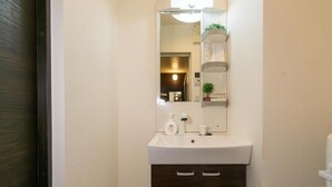 Family Room | Bathroom - Laxia Tenjin Minami (Fukuoka City Minami ku Nanokawa)