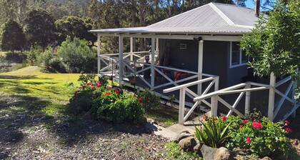 Prana Cottage: Cosy Hunter Valley Escape | Peaceful | Wildlife | Nature Views