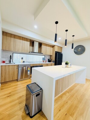 Private kitchen - Azure Haven | Luxury 4BR Home | 4 Ensuite Bathrooms (Mambourin)