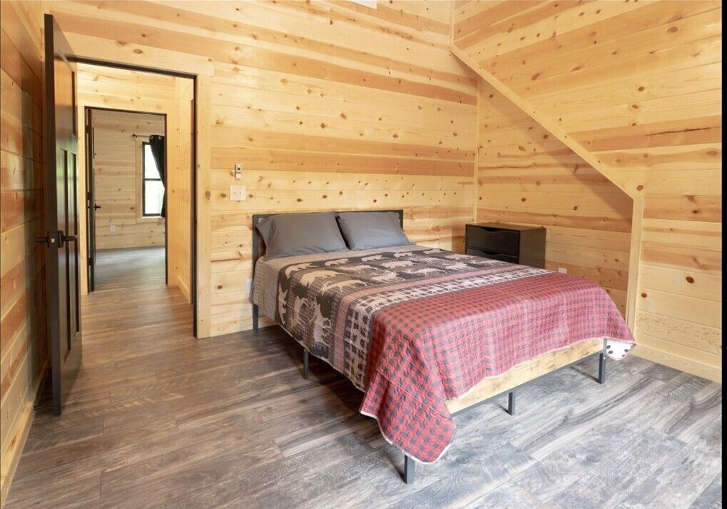 4 bedrooms, desk, iron/ironing board, free WiFi