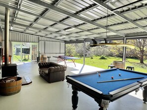 Game room - Oak Tree Cottage Denmark: Games Room + Pets, Mins to Town, Sleeps 6 (Denmark)
