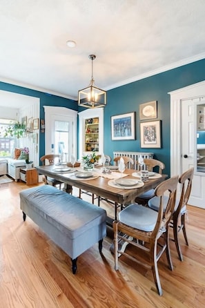 Dining - Hot Tub, Private Backyard & BBQ Near Airport (Boston)