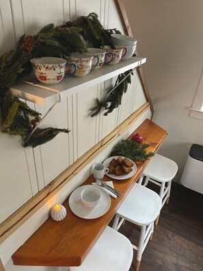 Dining - Lakeside Retreat 
South Lake Tahoe (South Lake Tahoe)