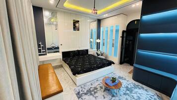 Junior Room, Balcony, City View