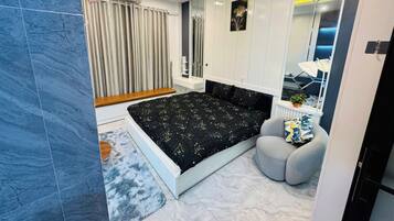 Junior Room, Balcony, City View
