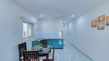 Apartment, City View | Dining