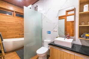 Hair dryer, towels, soap, shampoo - Villa Satu - Genta Villa, Lovina (Buleleng)