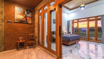 1 bedroom, in-room safe, iron/ironing board, WiFi (free)