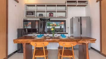 Fridge, stovetop, electric kettle, toaster