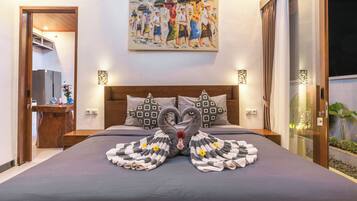In-room safe, iron/ironing board, WiFi (free), bed sheets