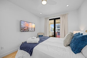 Room - Coastal Luxury w/ Pool, Rooftop Deck, Elevator (Beach Haven)