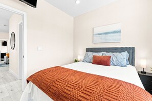 Room - Brand New Condo Near Downtown, Coronado (San Diego)