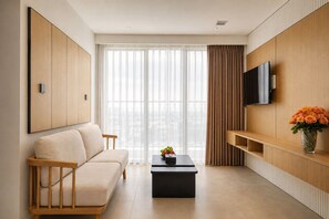 Apartemen Khas, balkon, pemandangan kota | Ruang keluarga