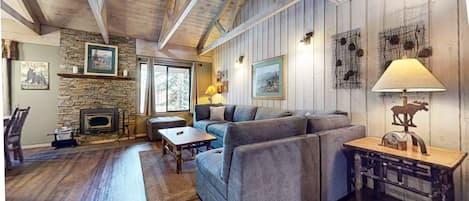 Condo, 2 Bedrooms | Living area | Smart TV