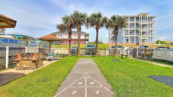 Condo, 2 Bedrooms | Property grounds