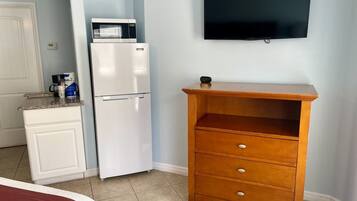 Condo, 2 Bedrooms | 2 bedrooms, WiFi (free)