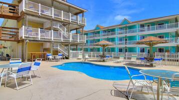 Room, 2 Bedrooms | Pool