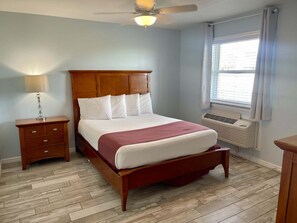 Room, 2 Bedrooms - Beachgate Condo Suites And Hotel 517a+517b 2 Bedroom Condo (Port Aransas)