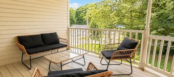 Game Day Getaway | 5 Min to LakePoint | Sleeps 7