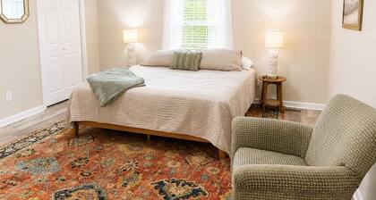 Game Day Getaway | 5 Min to LakePoint | Sleeps 7