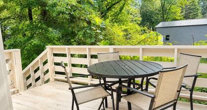 Game Day Getaway | 5 Min to LakePoint | Sleeps 7