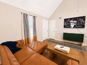 TV - Game Day Getaway | 5 Min to LakePoint | Sleeps 7 (Emerson)