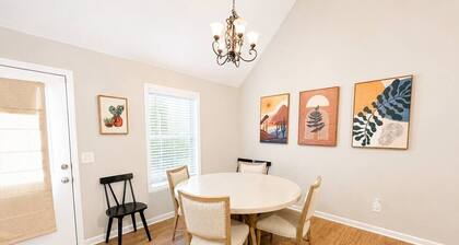 Game Day Getaway | 5 Min to LakePoint | Sleeps 7