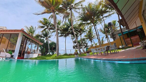 Outdoor pool - Aura Beach Villa Deva 77 (Boossa)
