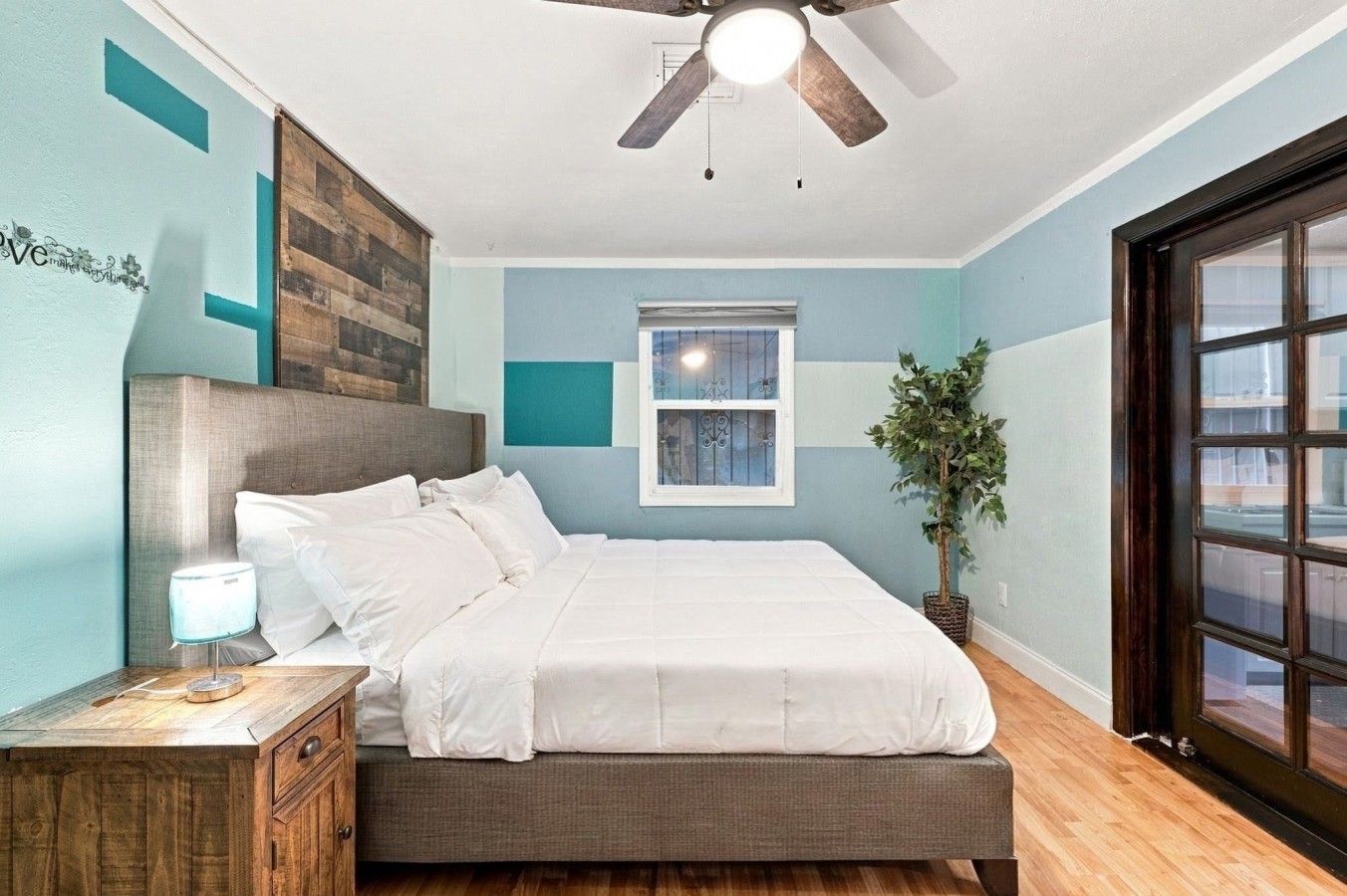 1 chambre, bureau, fer et planche à repasser, accès au Wi-Fi (inclus)