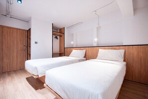 Standard Twin Room | Desk, free WiFi - Charoen One (Pranakorn)