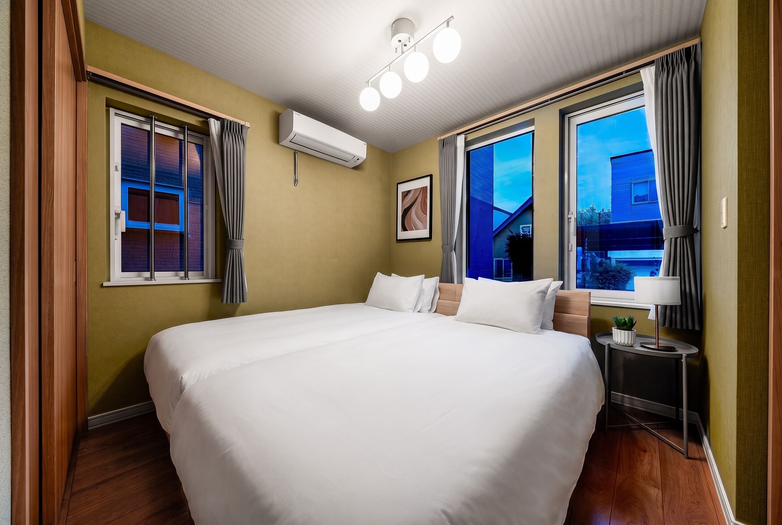 Apartment | Laptop workspace, iron/ironing board, WiFi (free)