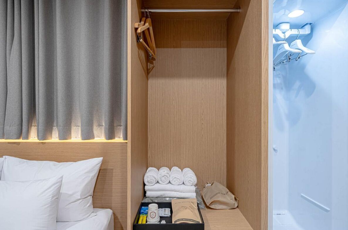 Private spa & sauna, non | Premium bedding, desk, WiFi (free), bed sheets