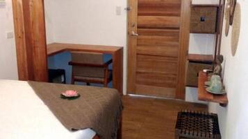 Economy Double Room | WiFi (free)
