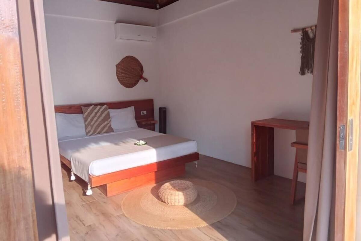 Quarto casal standard, vista para a piscina | Wi-Fi de cortesia