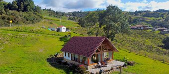 The Best View in the Region, Private Beach, Cabin (Pet-Friendly)