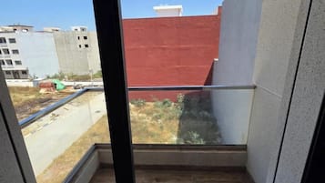 Apartment, 2 Bedrooms, Balcony | Balcony