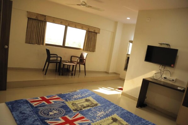 Deluxe Double Room, City View | Desk, WiFi (free) - Hotel SD-9 Bhavnagar (Bhavnagar)