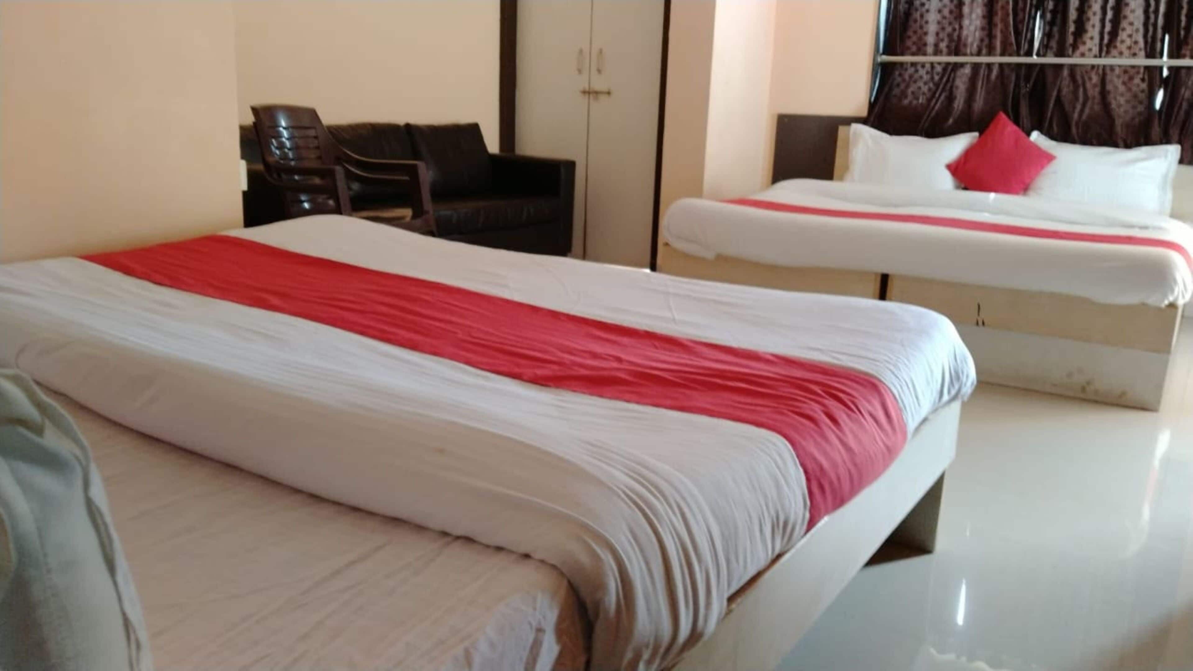 Rollaway beds, free WiFi, bed sheets