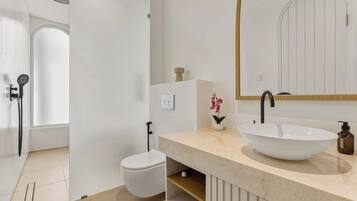 Villa, 2 Bedrooms, Private Pool, Pool View | Bathroom | Separate tub and shower, rainfall showerhead, free toiletries