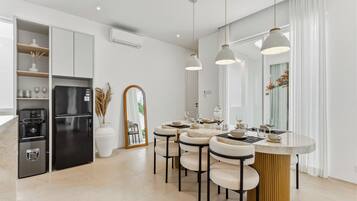 Villa, 2 Bedrooms, Private Pool, Pool View | In-room dining
