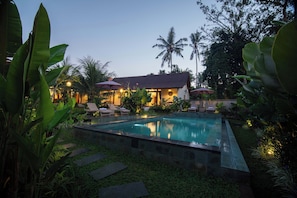 Outdoor pool - Wahana Cottage Ubud (Gianyar)