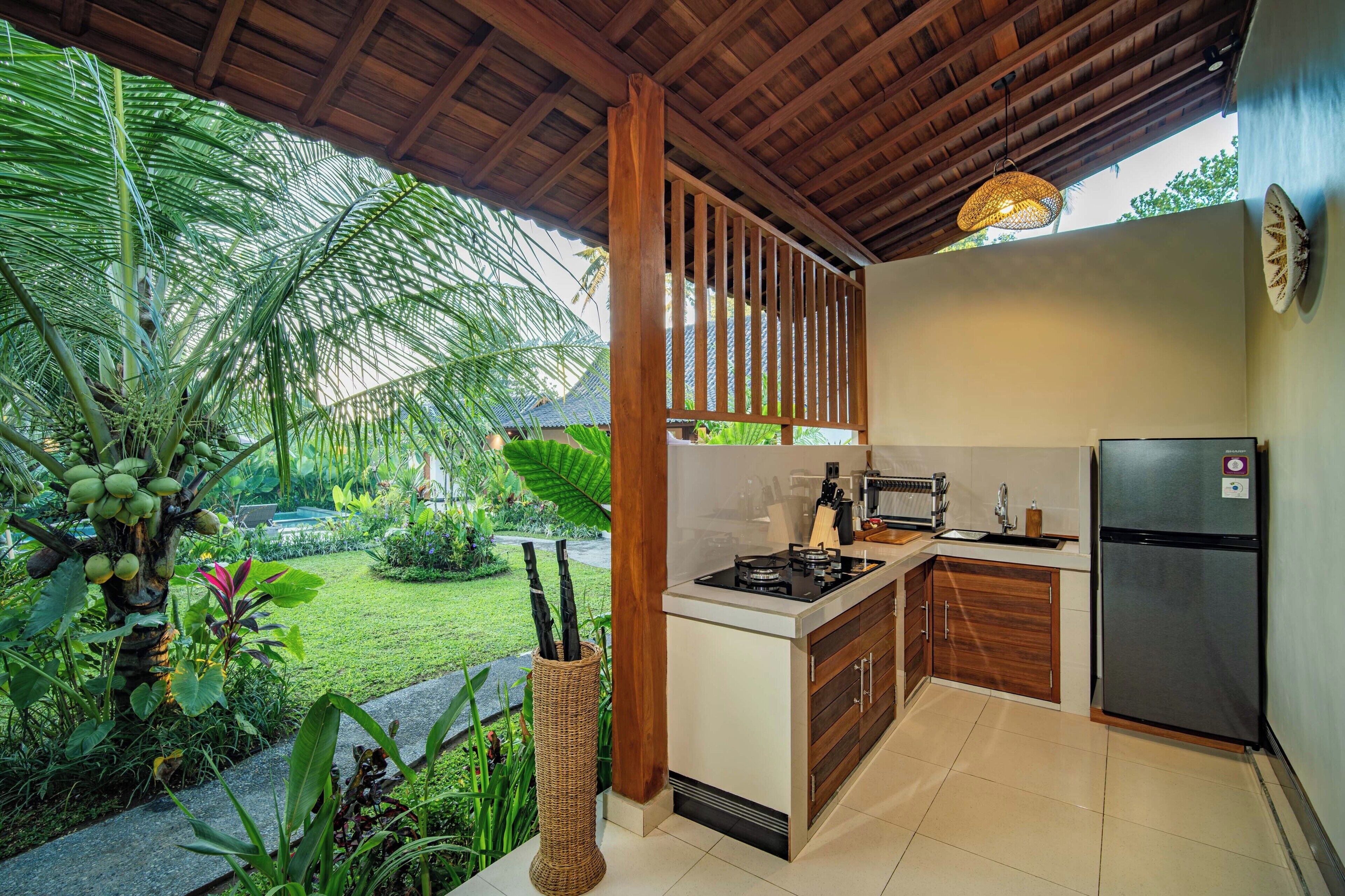 Villa, Garden View | Private kitchen