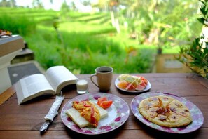 Outdoor dining - Dukuh Village Homestay & Villas (Tegallalang)