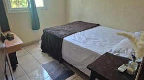 Room - Acrópolis Apartments with shopping centers nearby (Sonsonate)