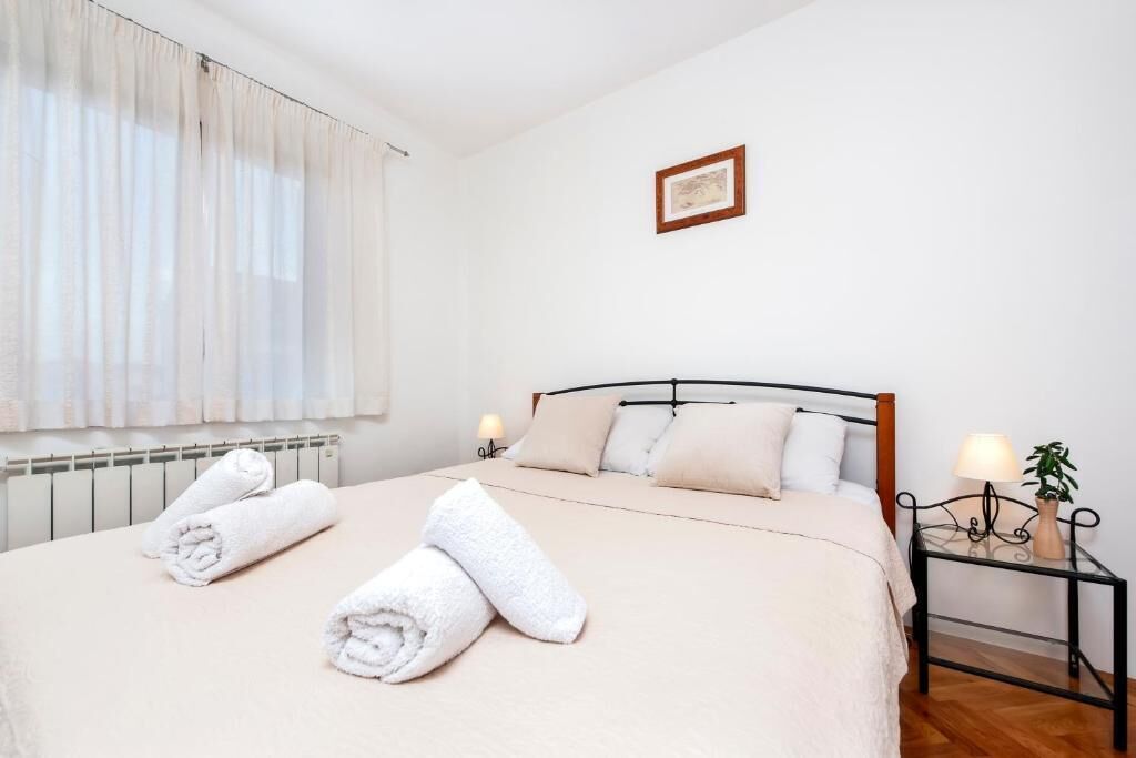 2 bedrooms, internet